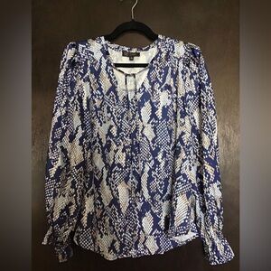 DG2 by Diane Gilman Navy and Beige Blouse